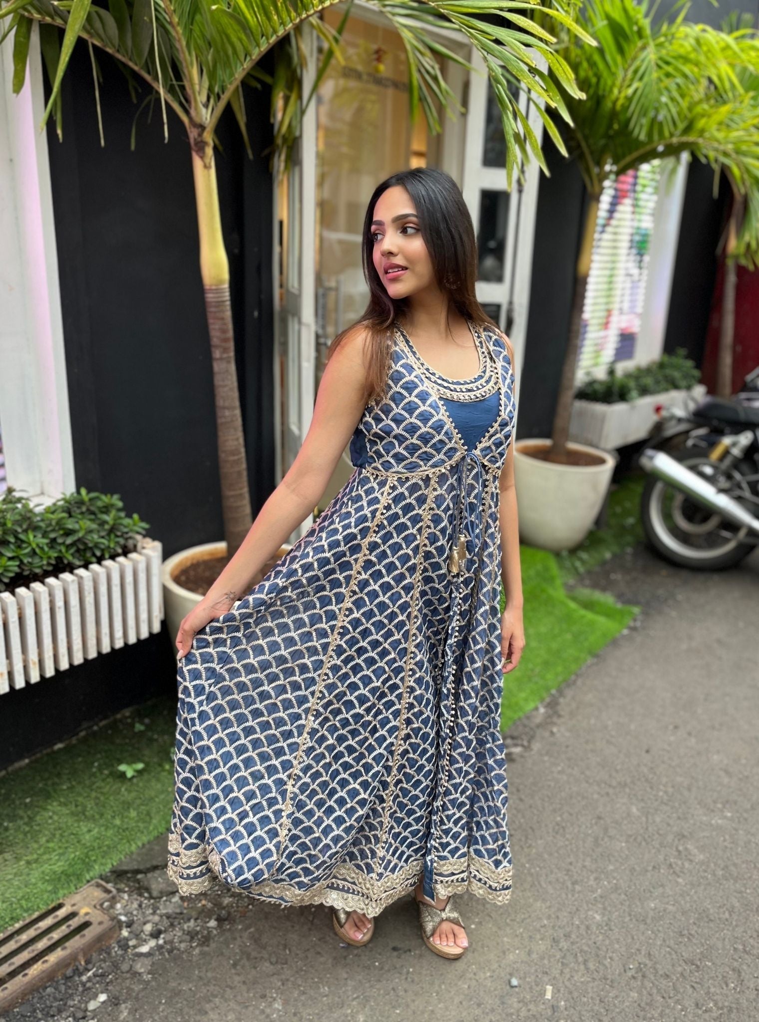 Leona Organza Sleeveless Navy Anarkali Kurta Set