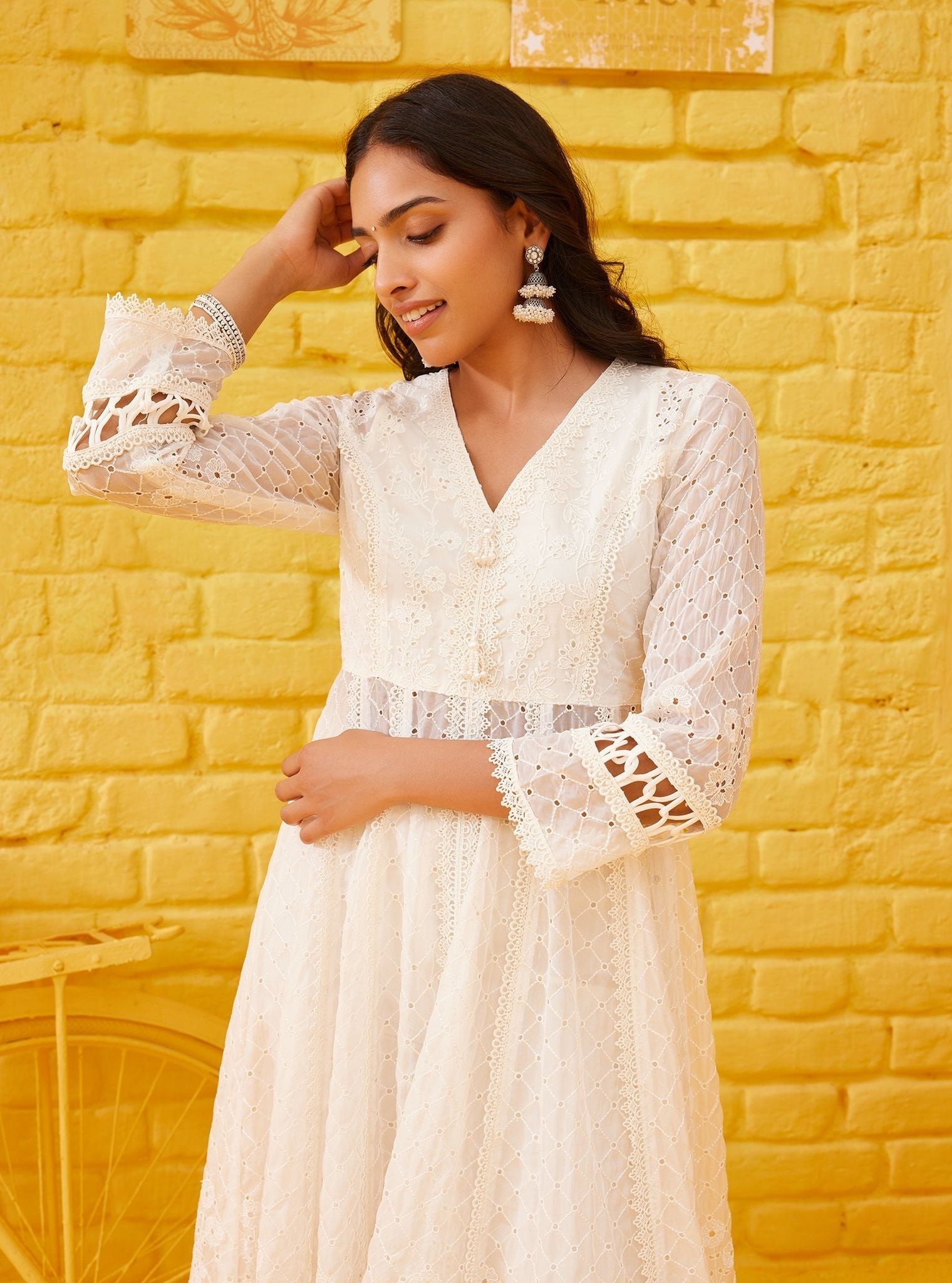 Ilaa Organza Off White Anarkali Kurta Set