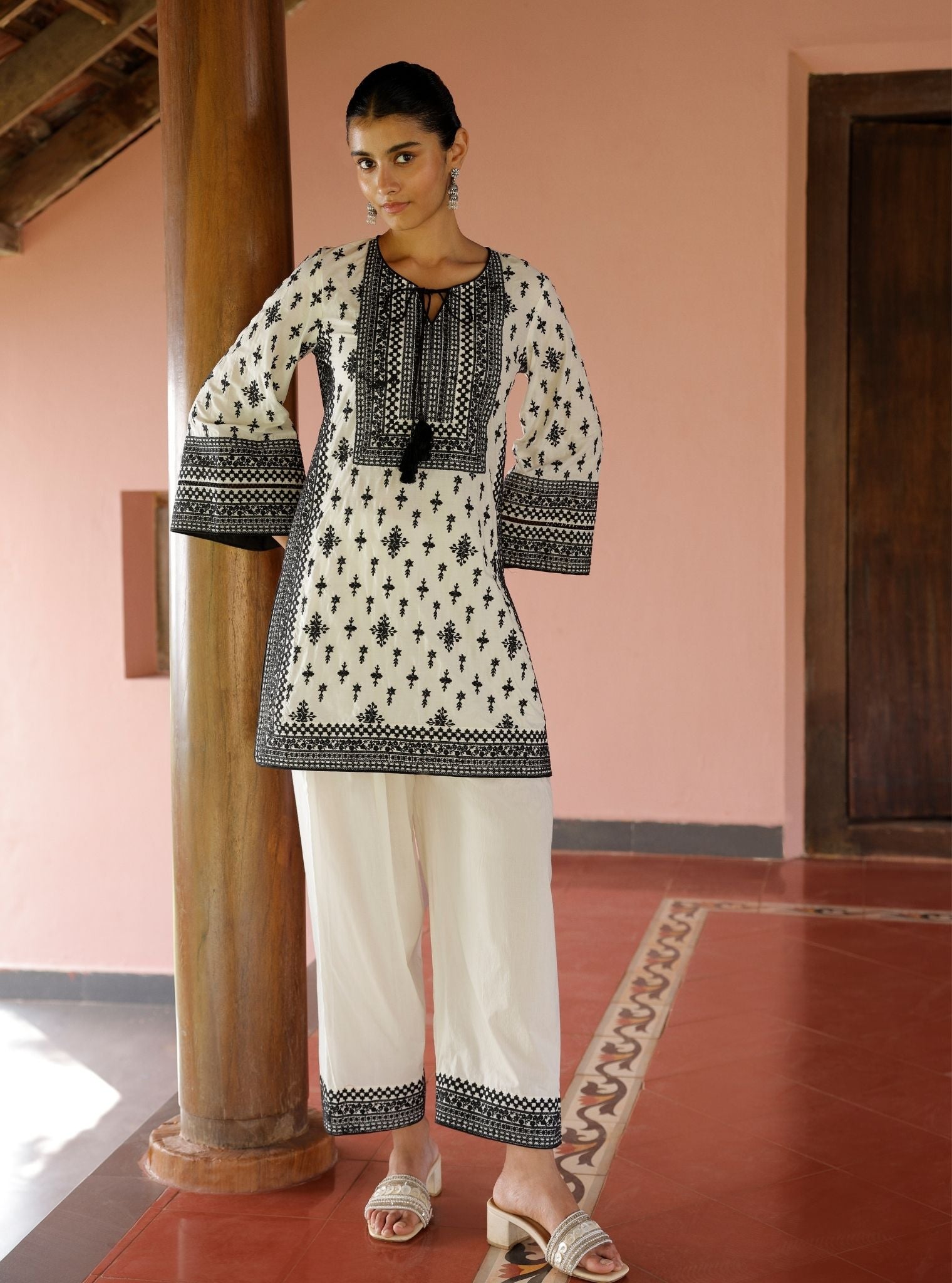 Mulmul Cotton Sree Off White Kurta With Mulmul Cotton Sree Off White Salwar