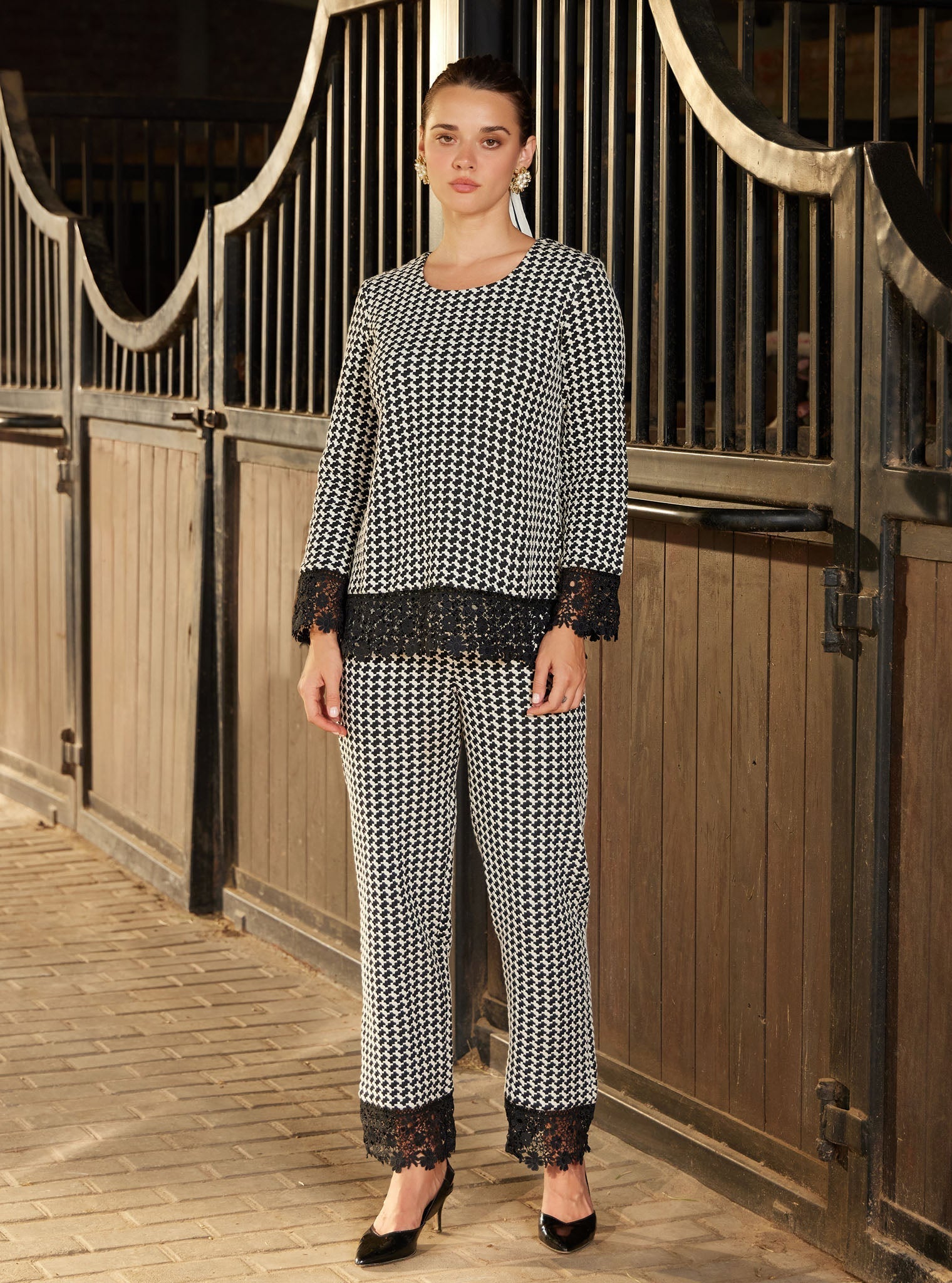 Hestia Houndstooth Black Top