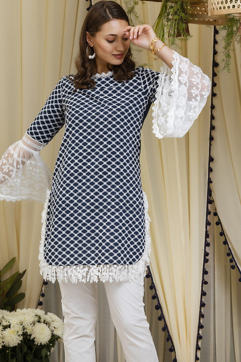 Aspen Kurta With Embroidered Organza pyajamas