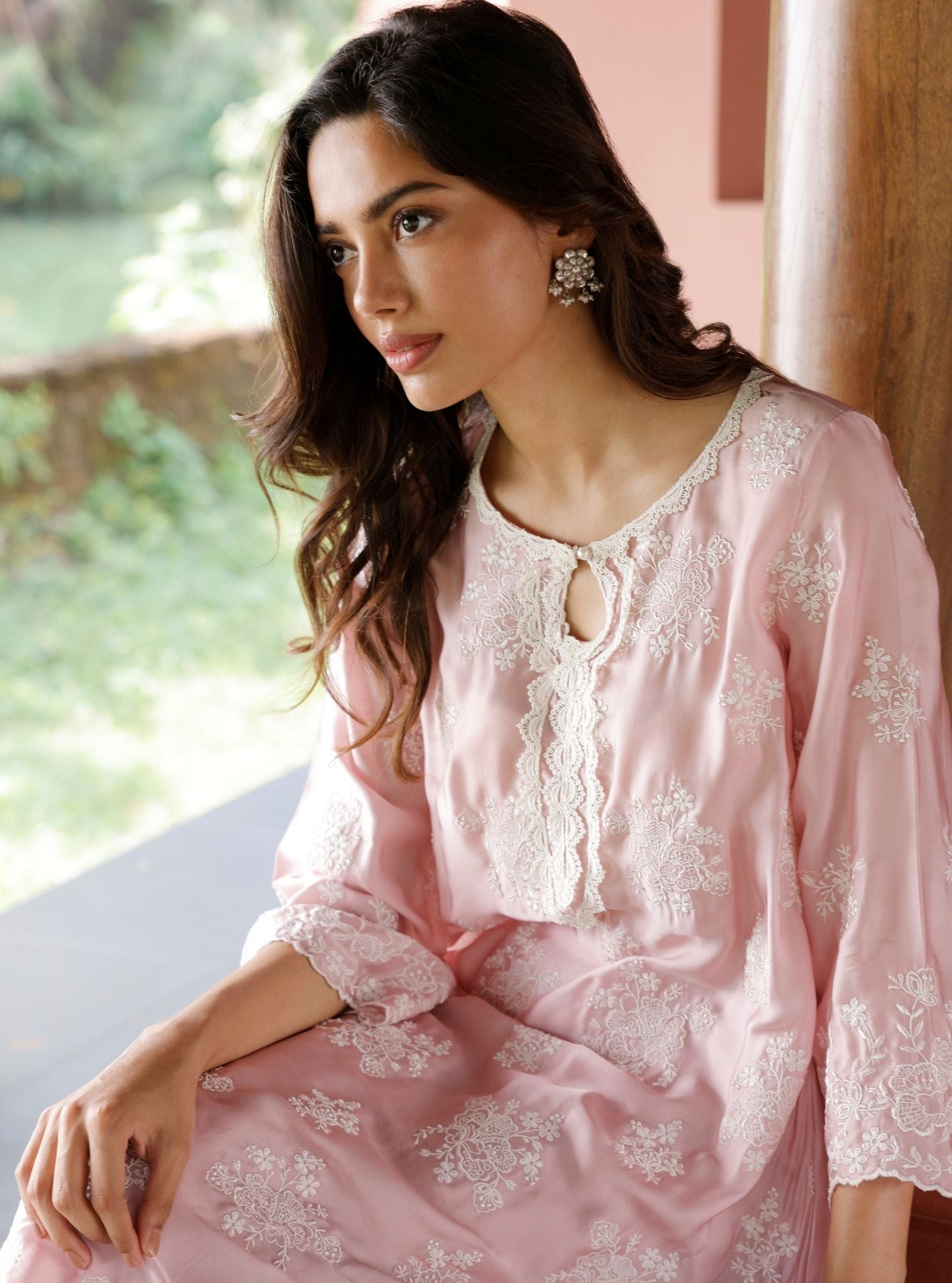 Mulmul Cupro Satin Aari Onion Pink Kurta With Mulmul Cupro Satin Aari Onion Pink Pant