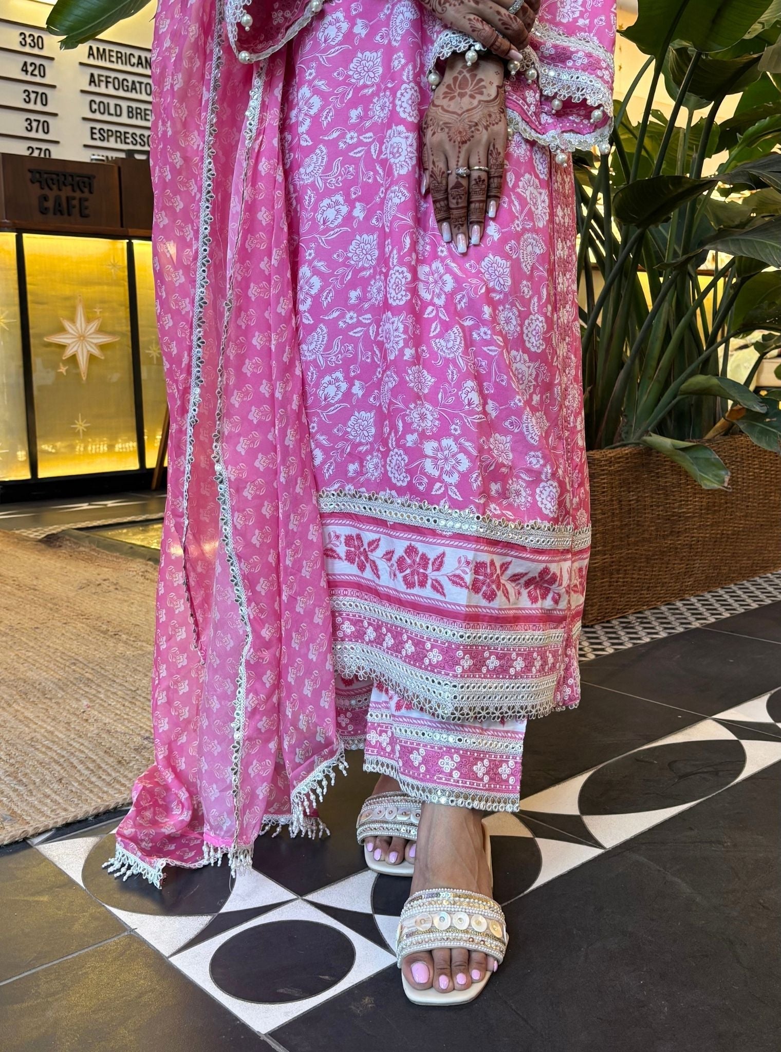 Ura Lawn Printed Pink Kurta Set