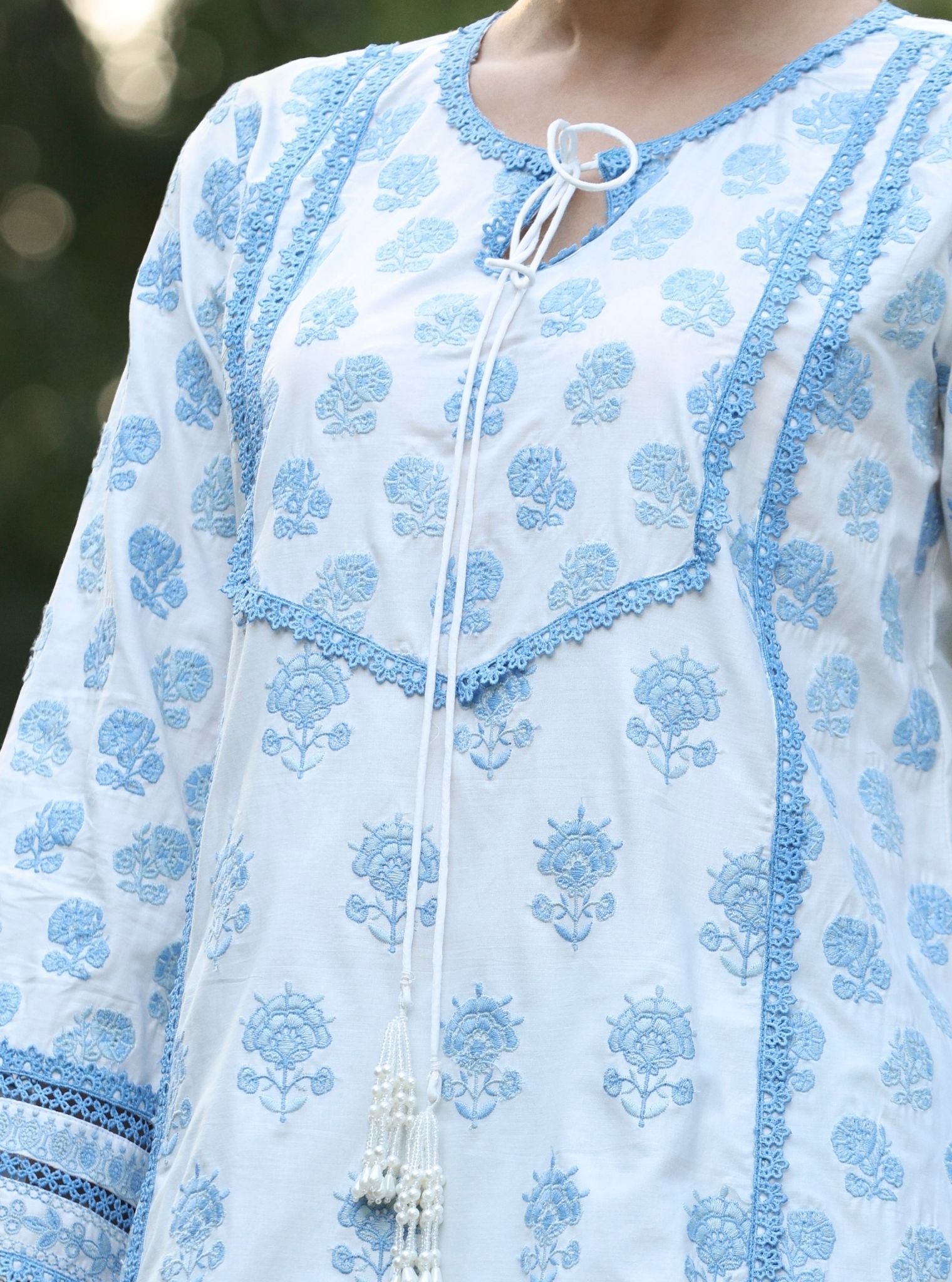 Mulmul Cotton Alagi White Kurta With Mulmul Cotton Alagi Blue Salwar