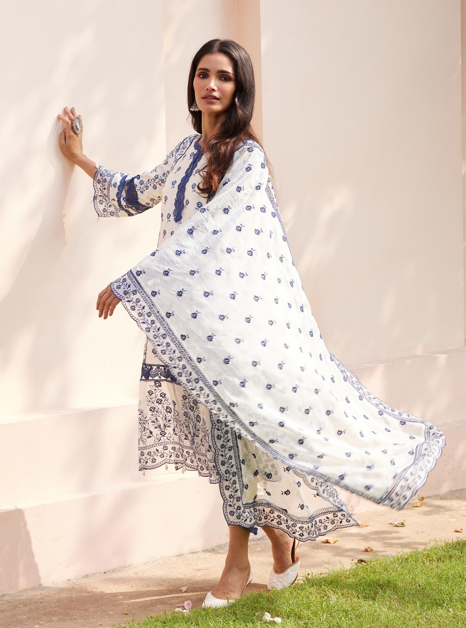 Mulmul Svasti Off White Dupatta