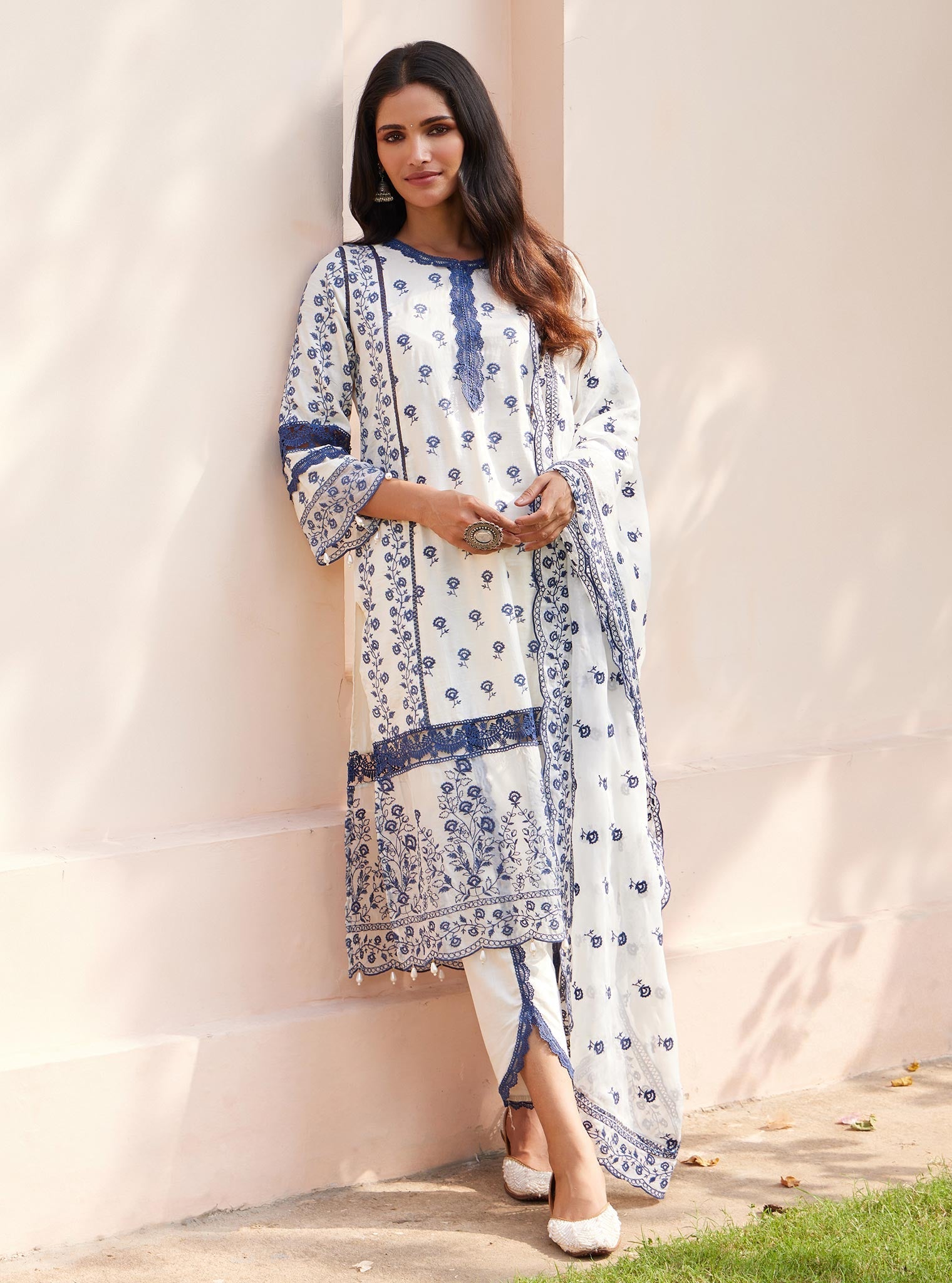 Mulmul Svasti Off White Dupatta