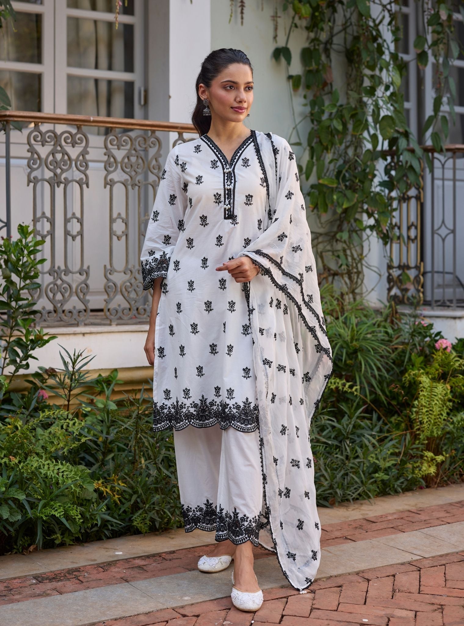 Leniya Supima Cotton White & Black Kurta Set