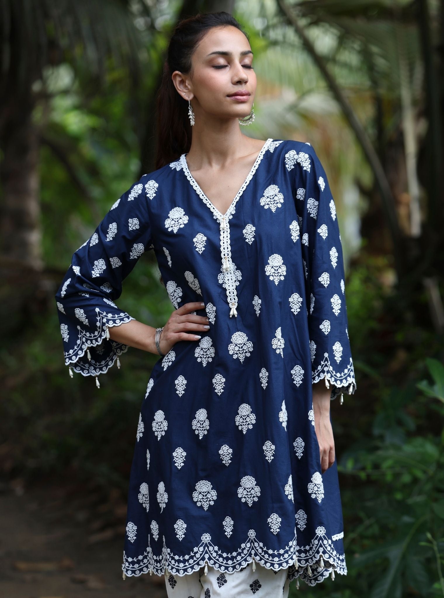 Mulmul Cotton Abana Navy Kurta With Mulmul Cotton Abana White + Navy Pant
