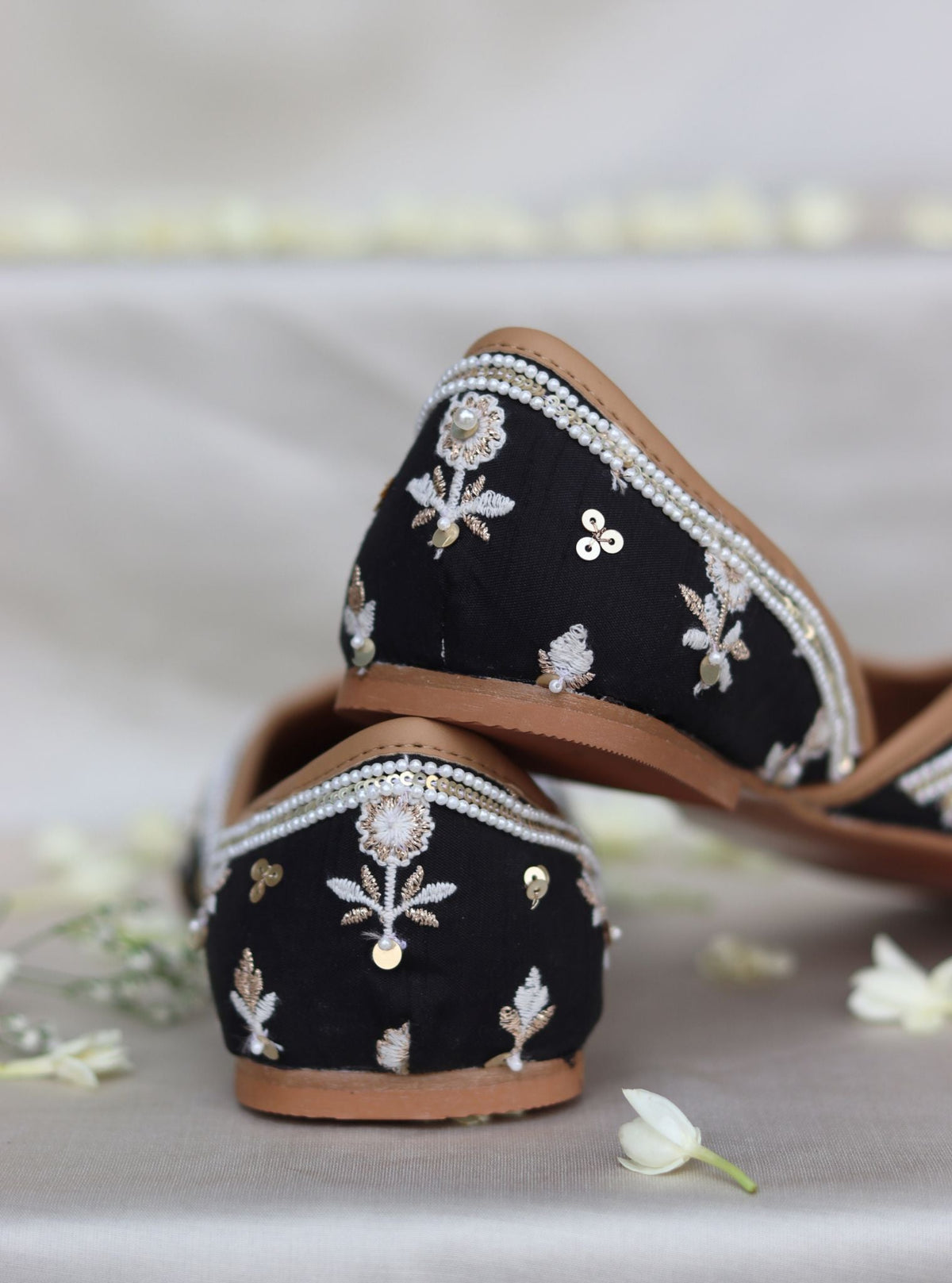 Nadia Black Vegan Jutti