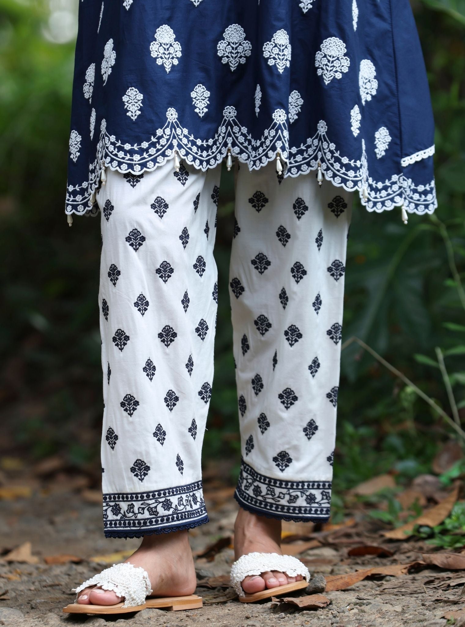Mulmul Cotton Abana Navy Kurta With Mulmul Cotton Abana White + Navy Pant