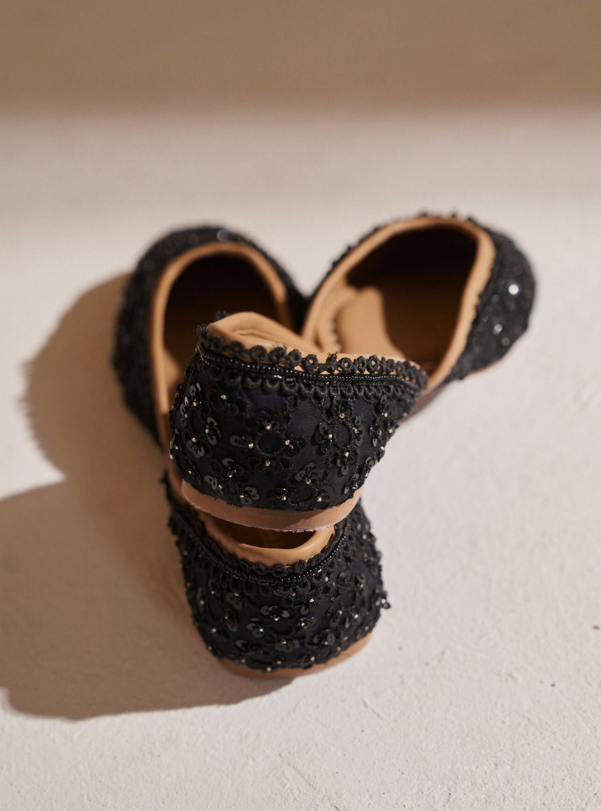 Mallika Black Vegan Jutti
