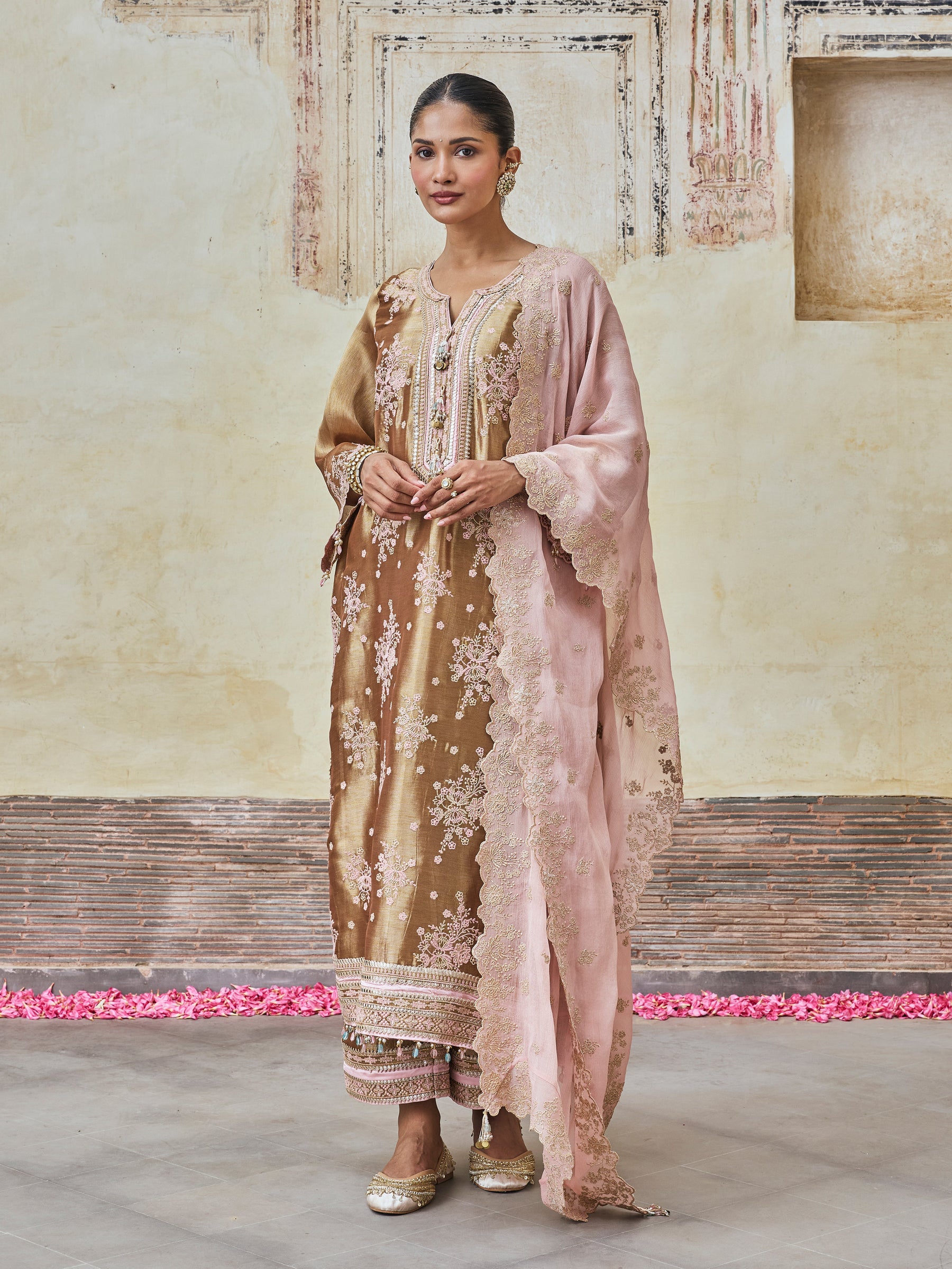 Dariya Bemberg Giraffe Brown Kurta Set
