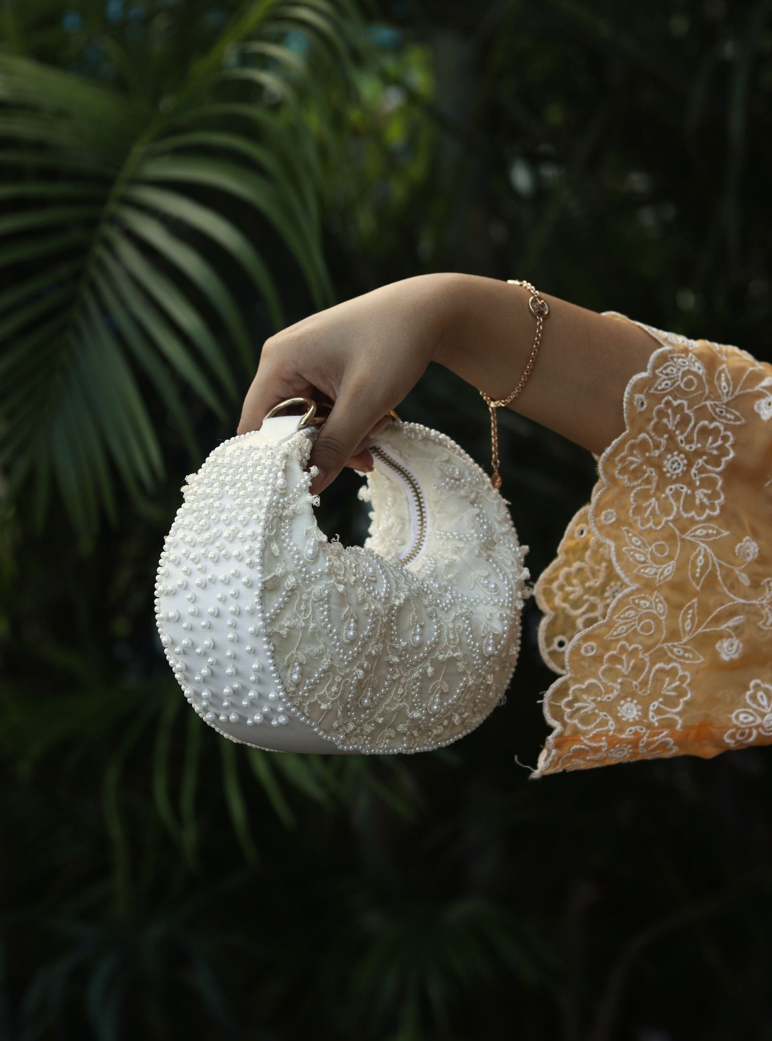 Mulmul Saaba White Moon Bag