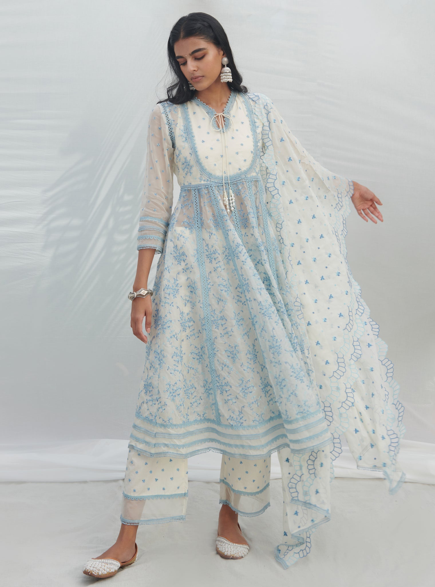 Mulmul Supima Cotton Aldona White Dupatta