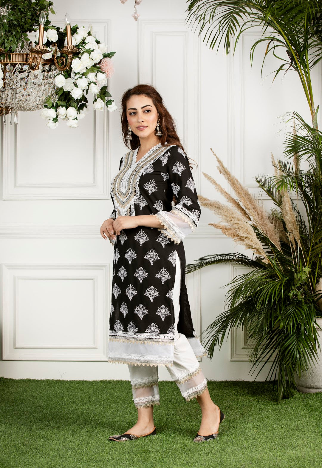 https://cdn.shopify.com/s/files/1/0088/4031/4931/files/rosemallow_black.mov?2487